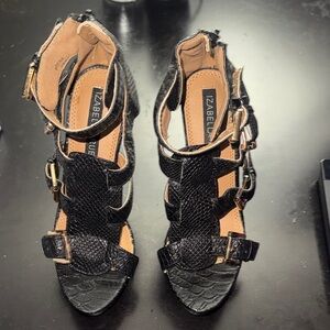 Izabella Rue Black Textured Sandals